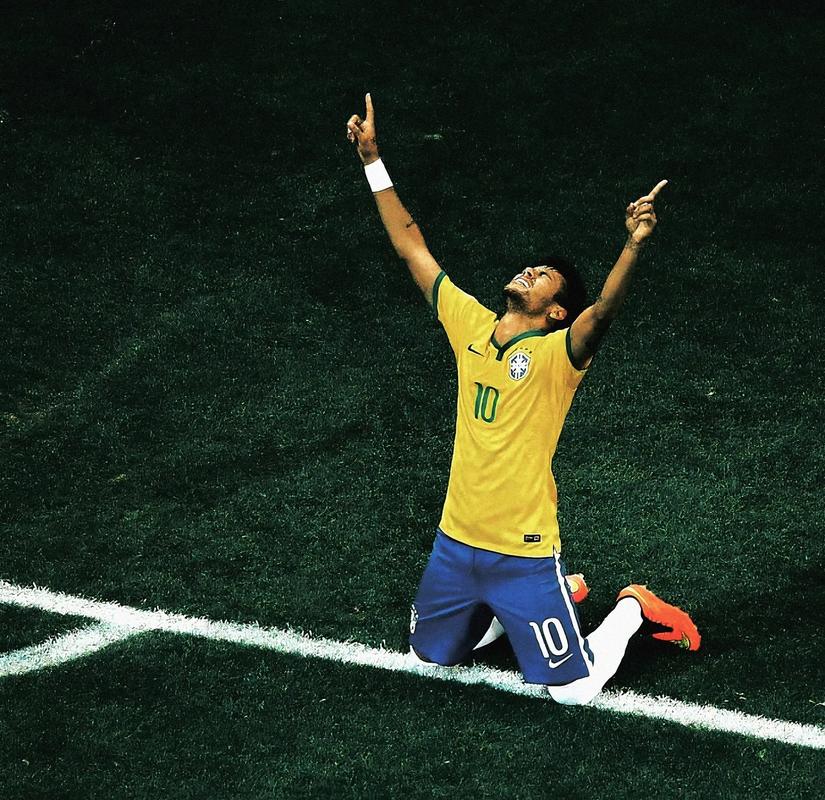 诺丁汉森林传奇约翰·罗伯逊去世，曾助森林两夺欧冠（诺丁汉森林名宿约翰·罗伯逊逝世，曾助队两夺欧冠冠军）